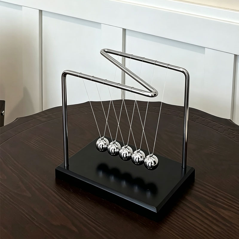 N Shaped Newton's Cradle Balan - Home Office Tech Gadgets recension och pris